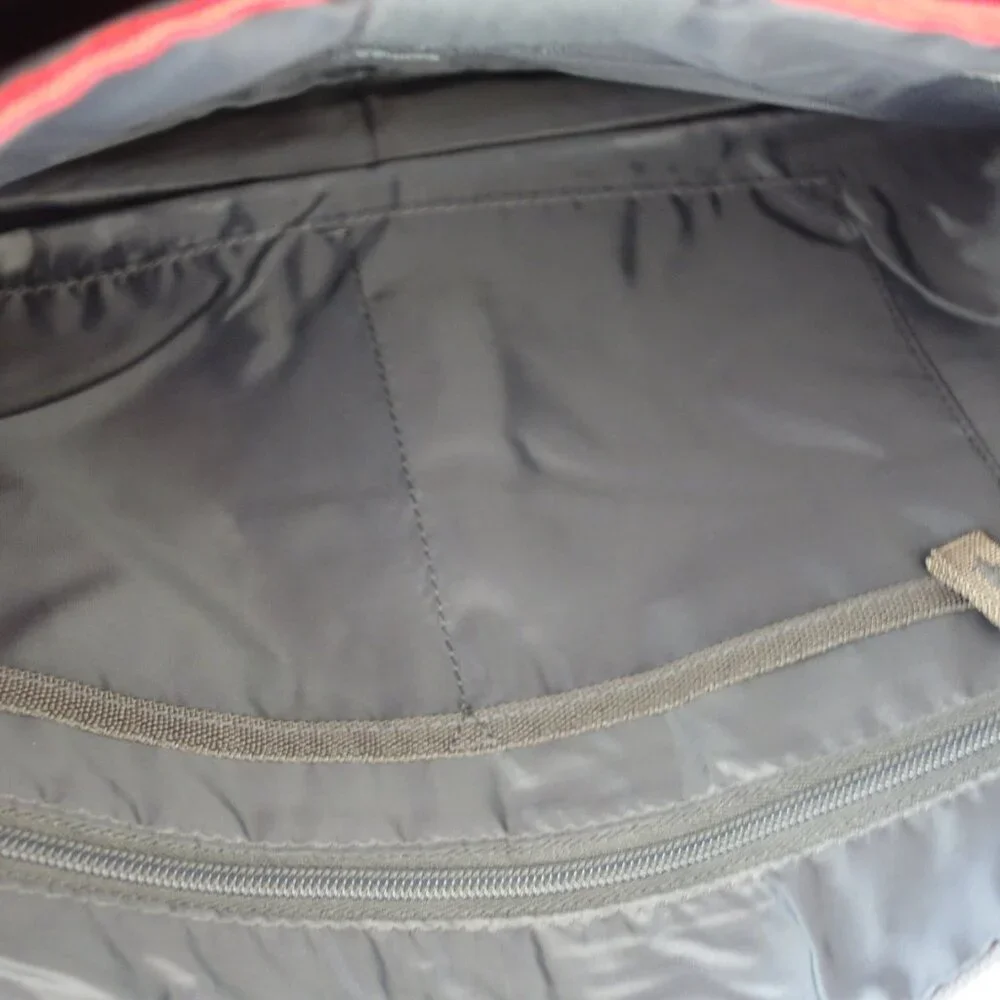 LEVI'S SUTHERLAND MESSENGERS 16MB 4C DARK GREY/CAMO Bag 3071CO7 $100